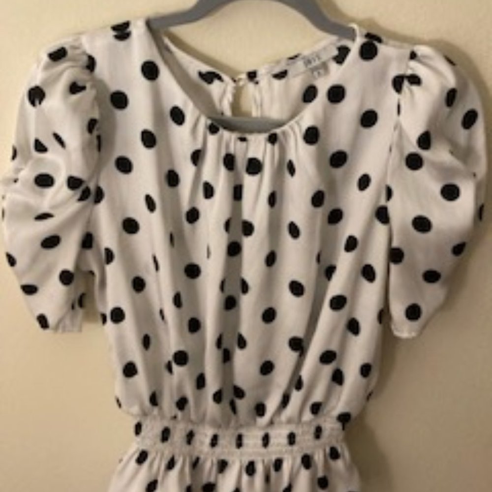 IRIS / Size: S / White and Black